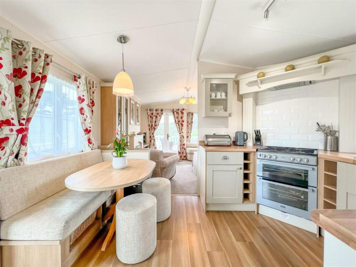 Pottsville Cabin - Short Walk To Praa Sands Beach المظهر الخارجي الصورة